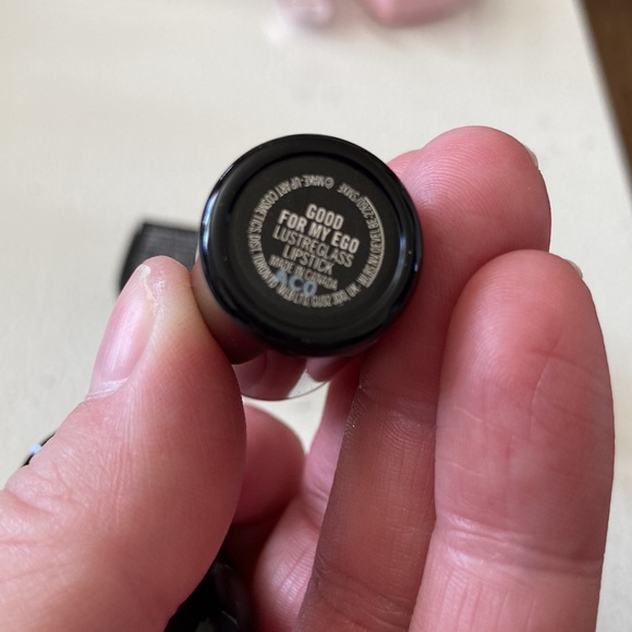 1 LEFT! I Deserve This-Mac Lustreglass Lipstick - Picture 7 of 7